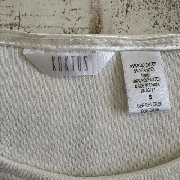 Kurtis Women’s Sheer Puff Sleeve Top White -Small - Picture 3 of 8